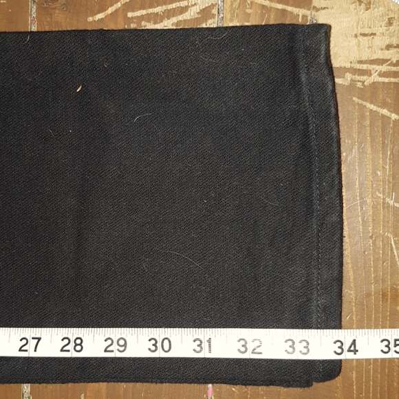 Vintage, cowboy cut, slim fit, fitted seat and thigh, Wrangler Jean's. Size 7×34 - Picture 6 of 7